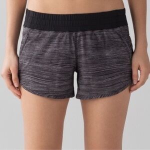 EUC Lululemon Tracker Short IV 4" - Bit Point Ice Grey Black 8